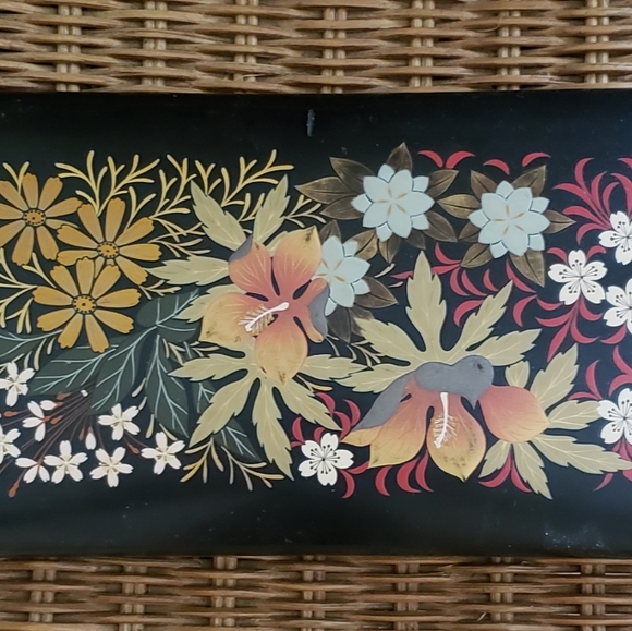 Maruni Laquerware Dresser Box - Picture 2 of 6